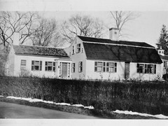 Gambrel roof Colonial home plan, clapboard siding, many rooms, printed drawings