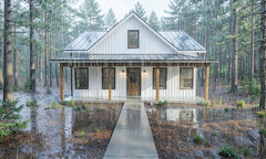 1,100 Sqft (Living) Modern Farm House with – 2 Bd, 2 Ba