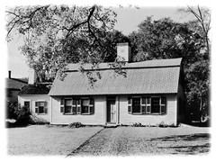 Gambrel roof Colonial home plan, clapboard siding, many rooms, printed drawings