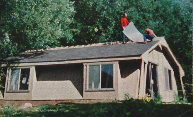 Low Cost Vacation Home Cabin 24×32 Truss Frame 1972 HowTo build PLANS
